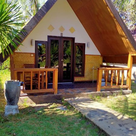 Tunai Cottages Gili Meno Esterno foto