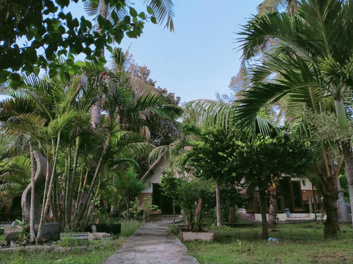 Tunai Cottages Gili Meno Esterno foto