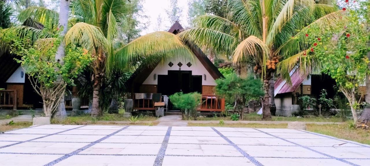 Tunai Cottages Gili Meno Esterno foto