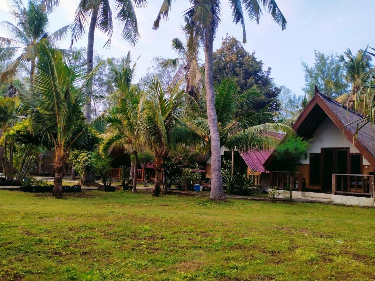 Tunai Cottages Gili Meno Esterno foto