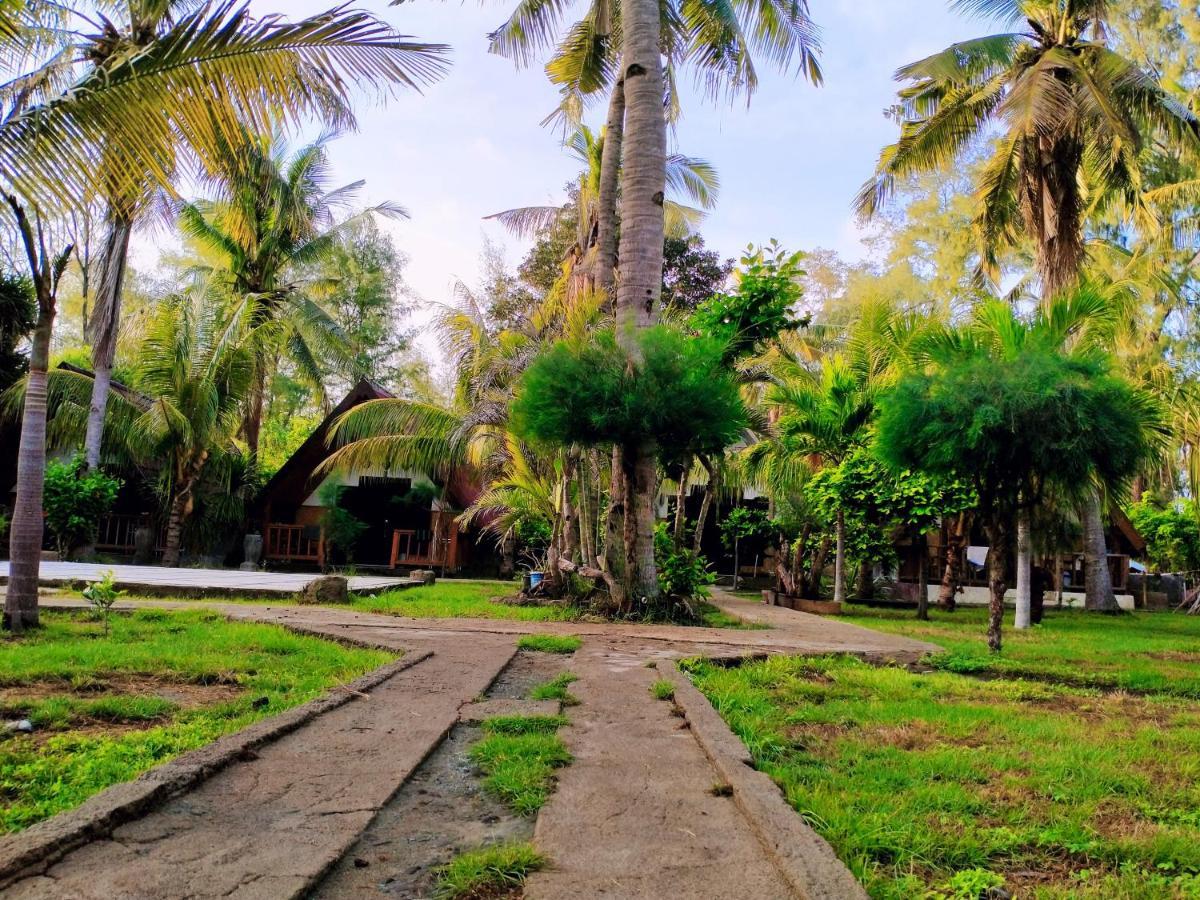 Tunai Cottages Gili Meno Esterno foto