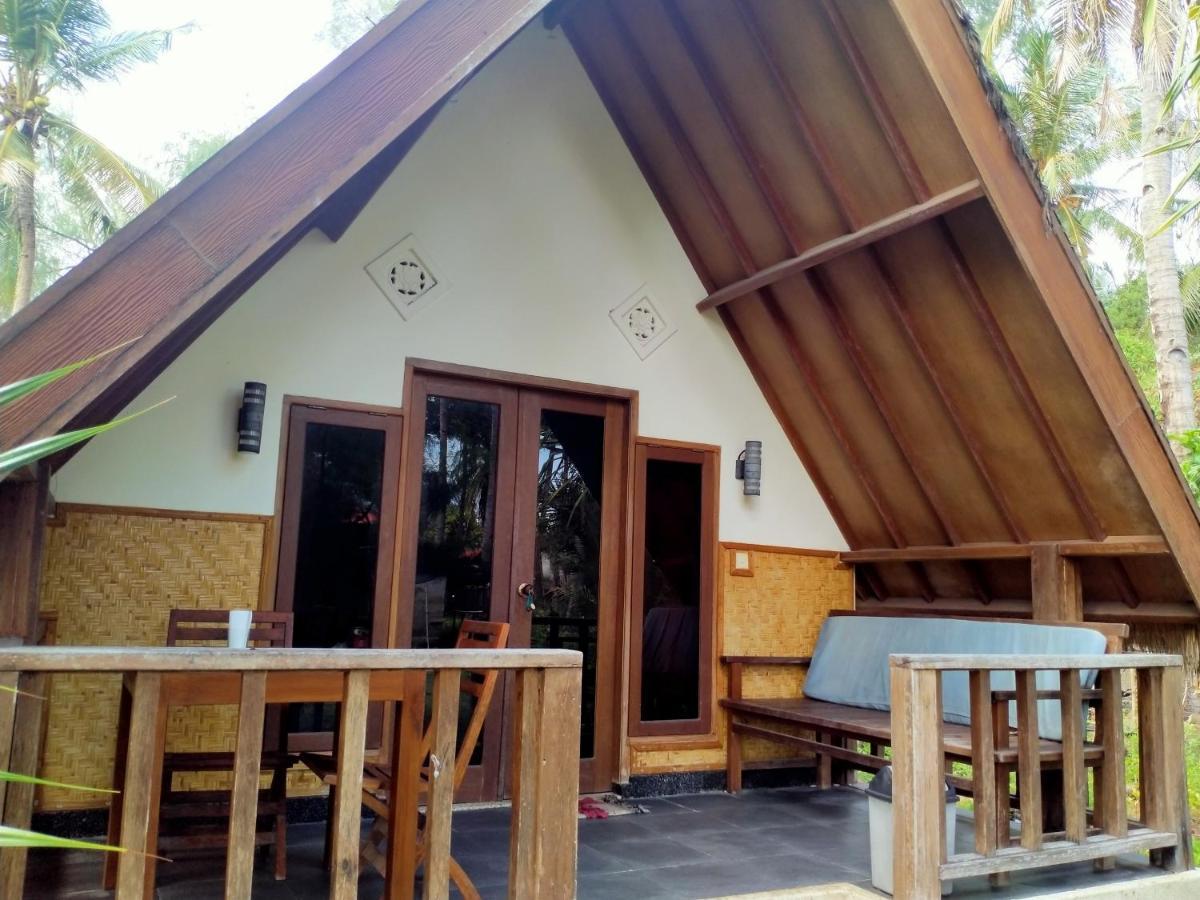 Tunai Cottages Gili Meno Esterno foto