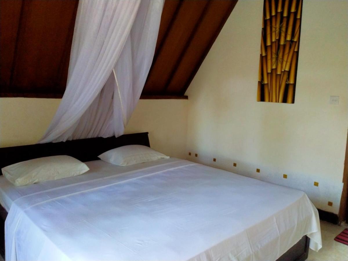Tunai Cottages Gili Meno Esterno foto